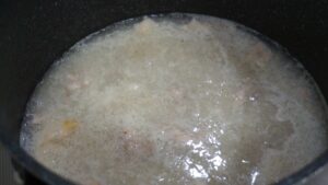 中火で煮込み、とろみが出てきたら完成!
