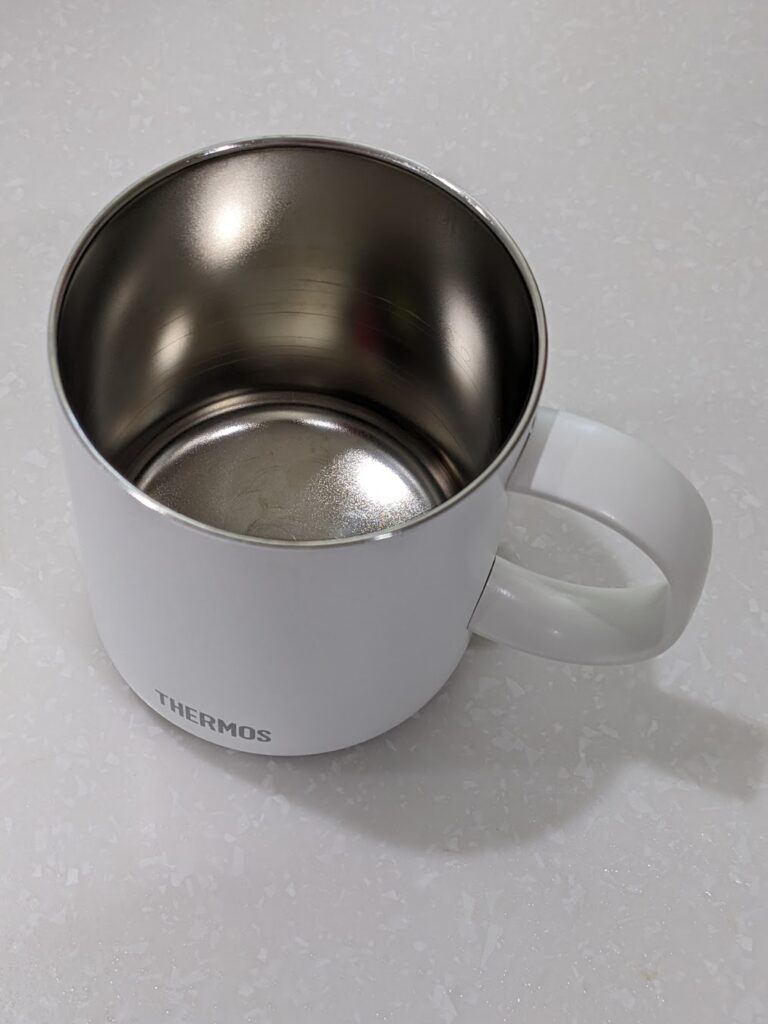 THERMOS　サーモスの保温マグカップ
つわり時、冷たいミネラル麦茶しか飲むことができなかったので役立ちました。
食洗機対応
長時間冷たい飲み物が飲める
冬はホットドリンクで温活