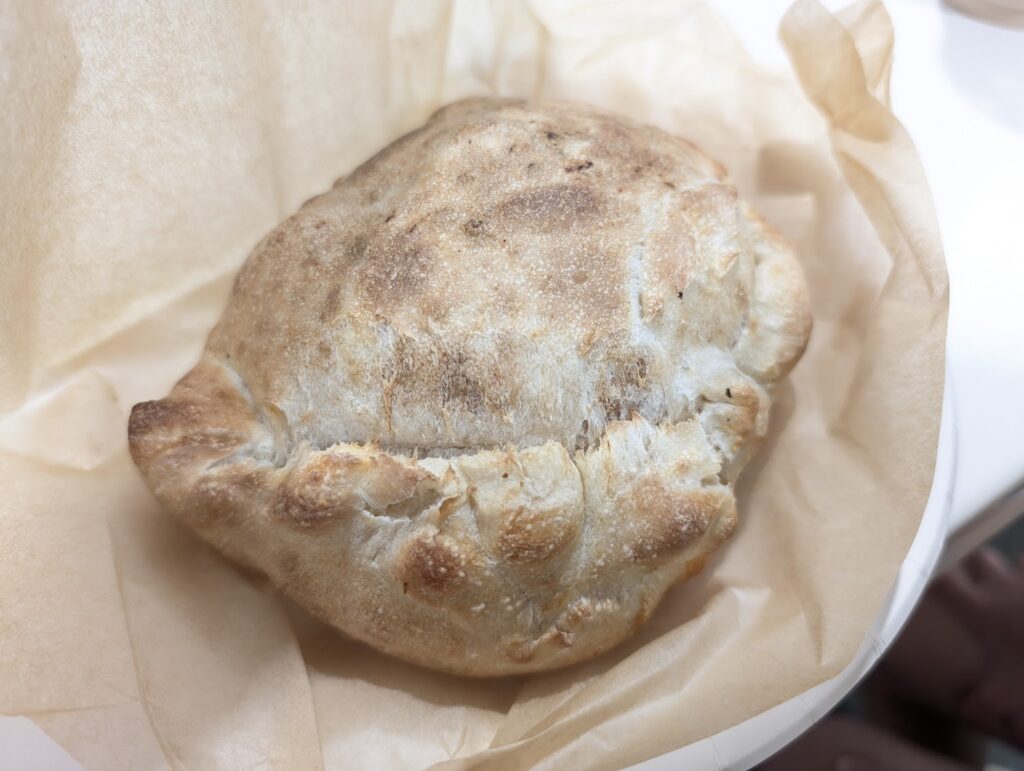  コストコのイタリアンソーセージカルツォーネ